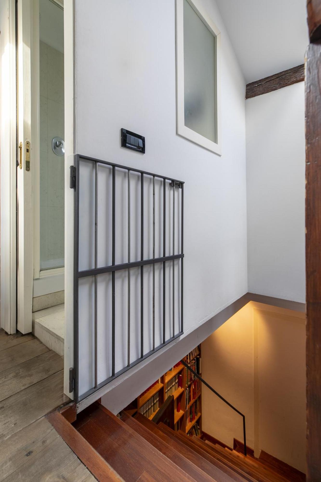 Nice Lovely Attic For 4 Person With Wifi - A/C Venesia Bagian luar foto